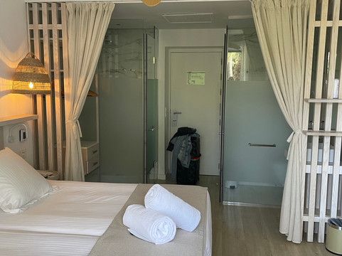 帕格拉瓦伦丁酒店-限成人主图