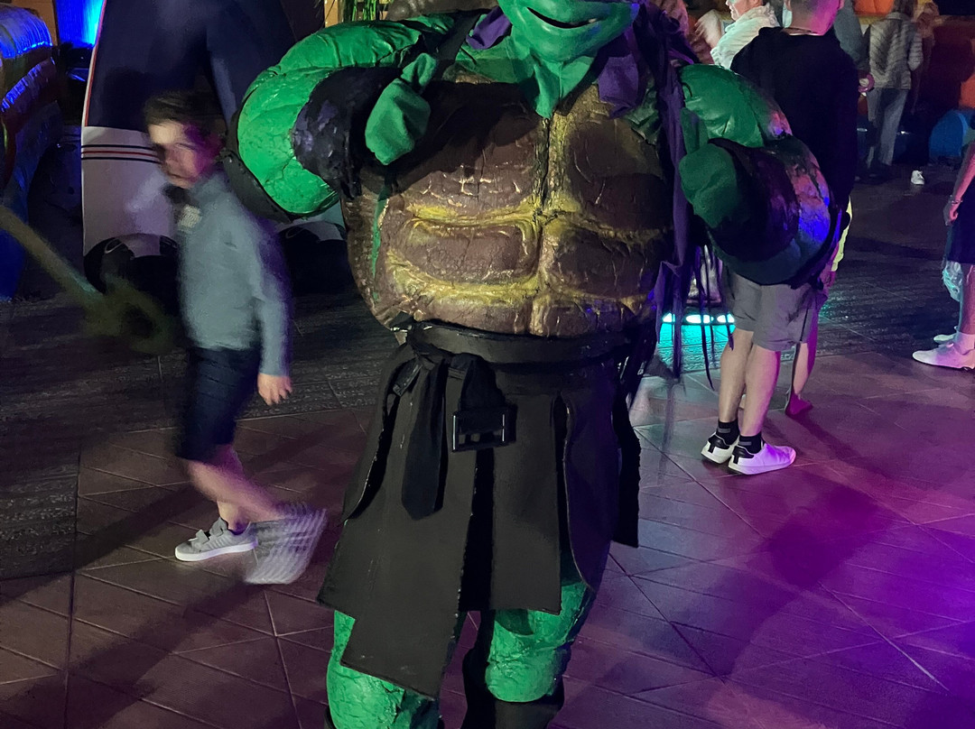 途易蔚蓝魔幻生活酒店主图