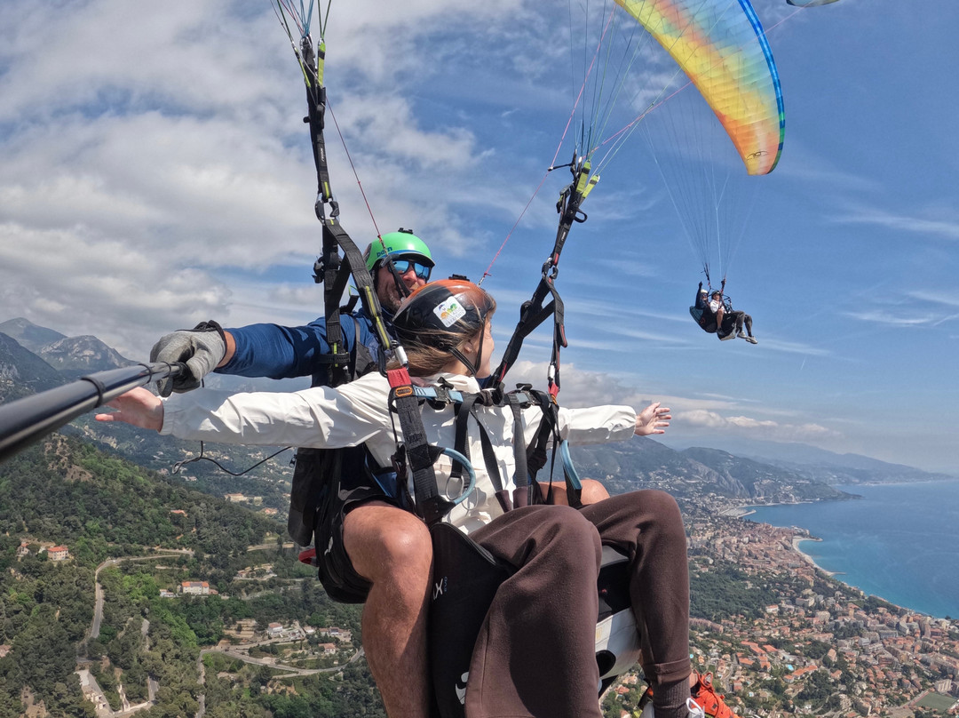 Azur Parapente-罗克布伦第马丁必去景点