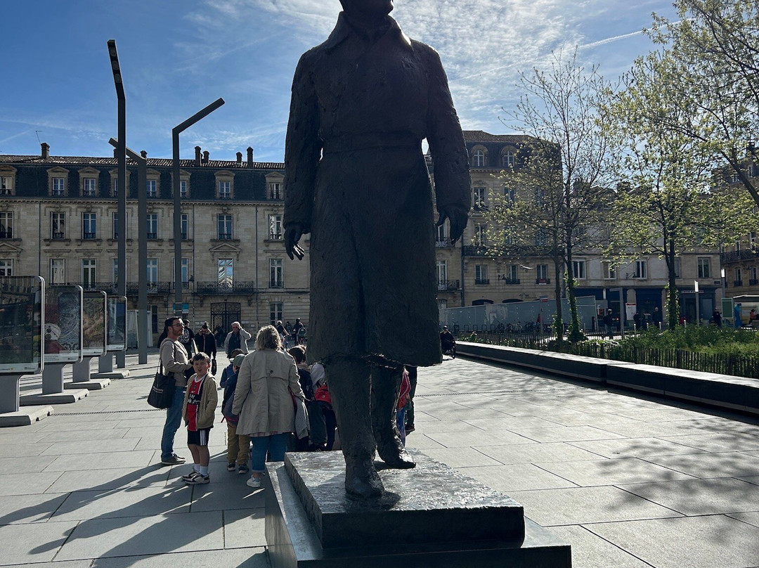 La statue de Jacques Chaban Delmas-波尔多必去景点