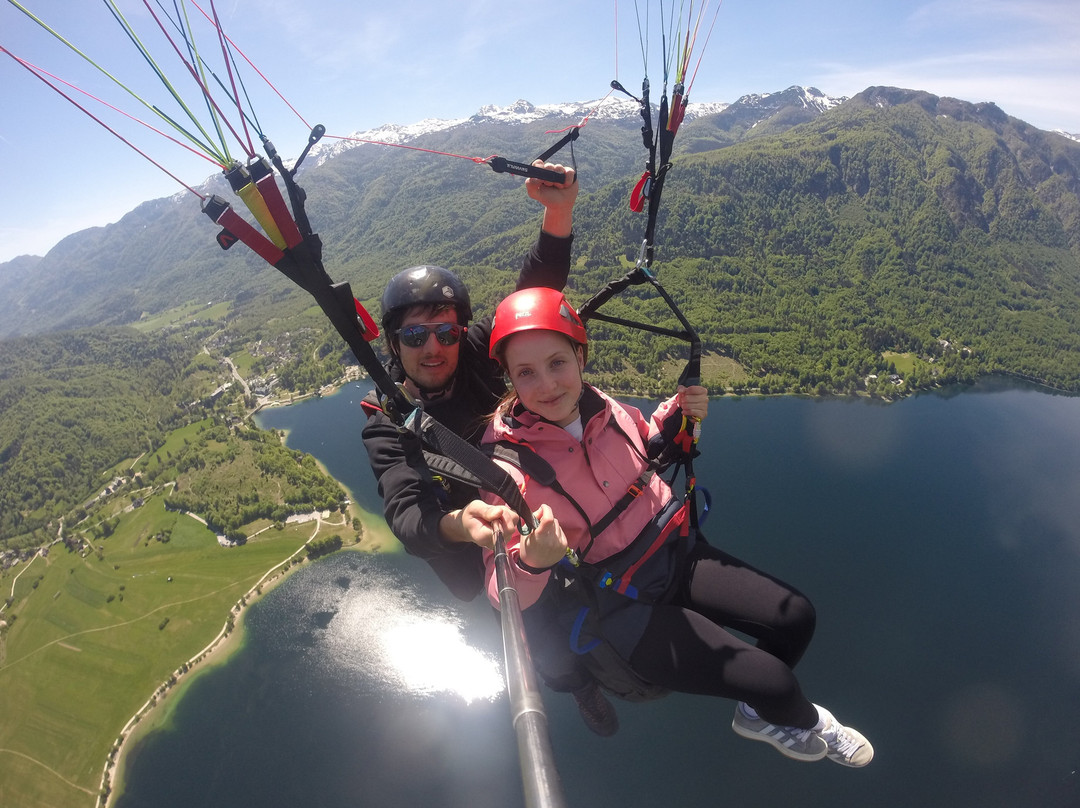 Loop Team Tandem Paragliding Bohinj-博希尼湖必去景点