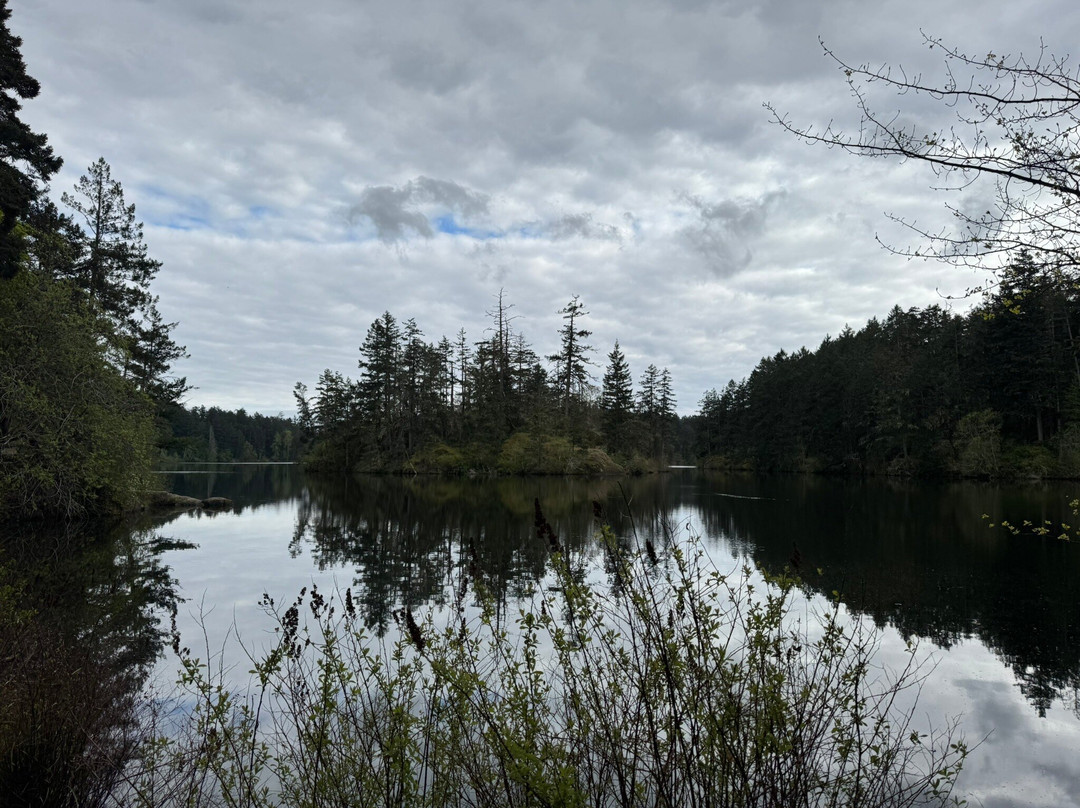 Thetis Lake Regional Park-View Royal必去景点