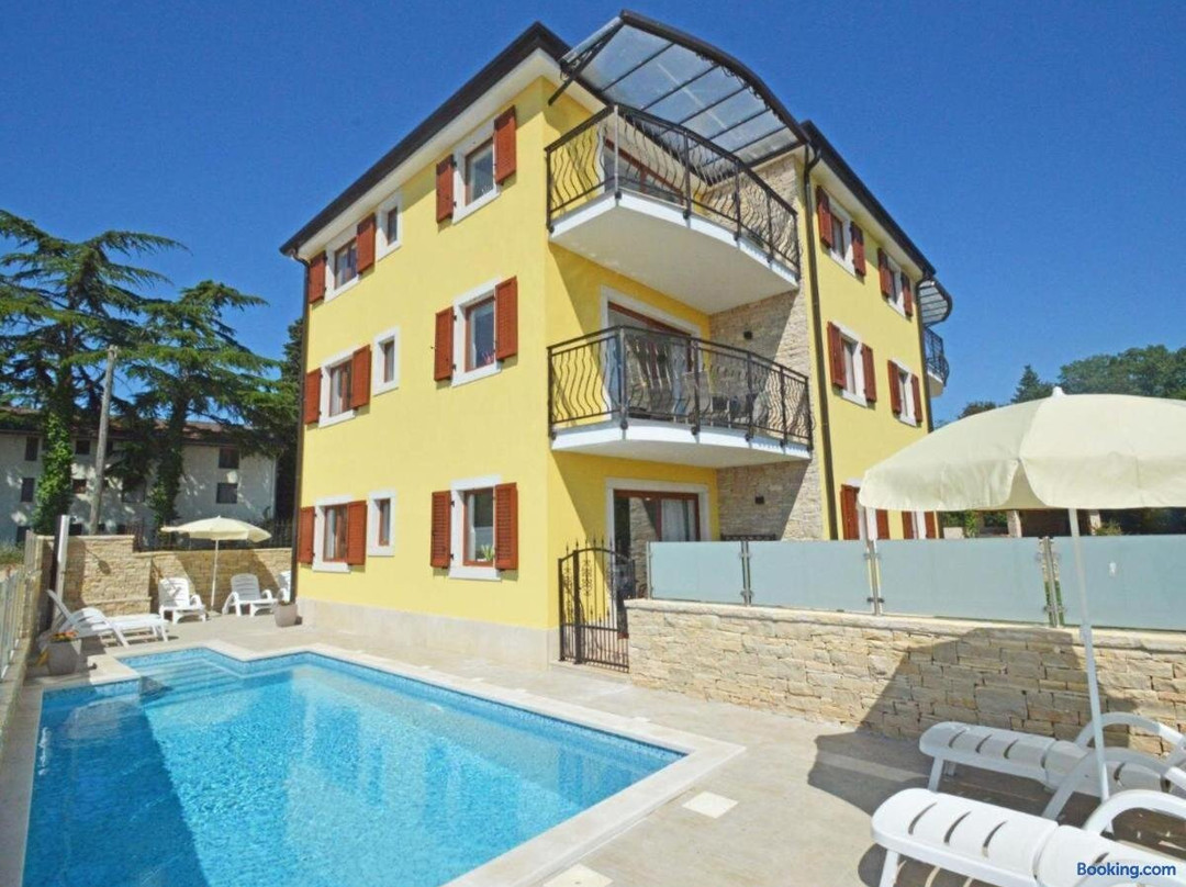 Elia Apartments