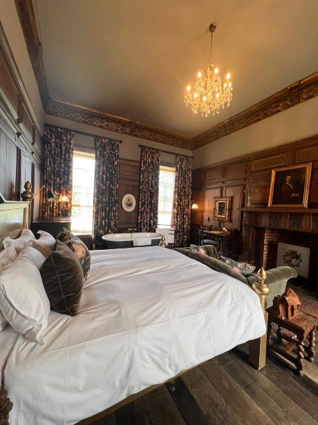 THE PIG-at Bridge Place-旅行者