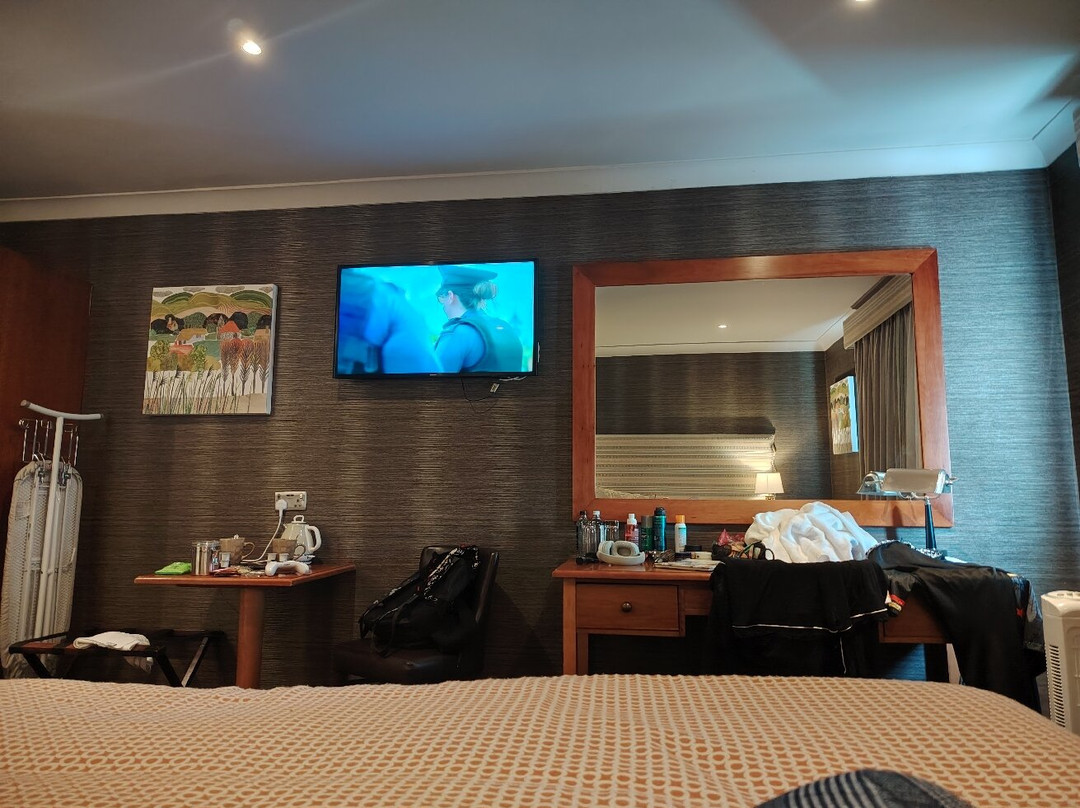 熊酒店主图