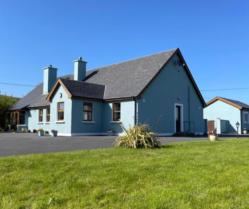 Tinnies Guest House