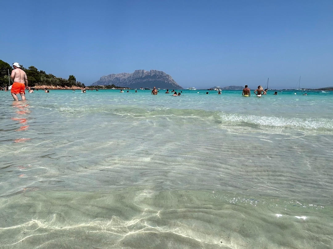 Porto Istana Beach-奥尔比亚必去景点