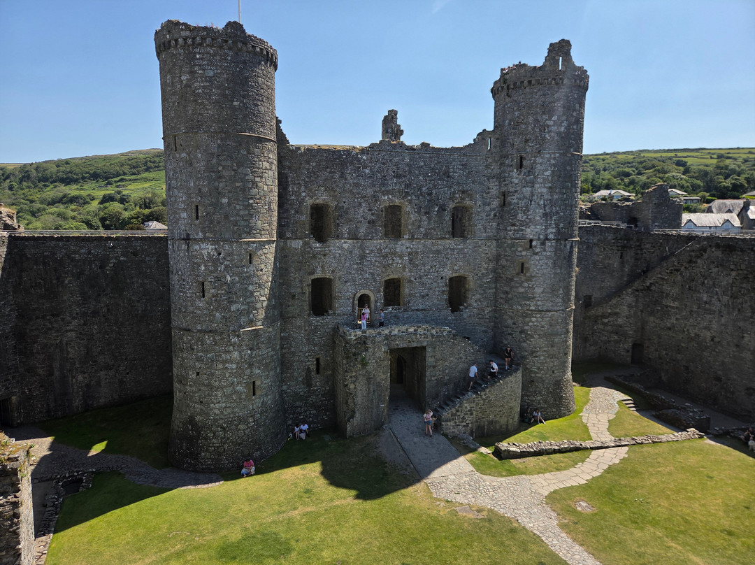 Welsh Dragon Tours-卡那封必去景点