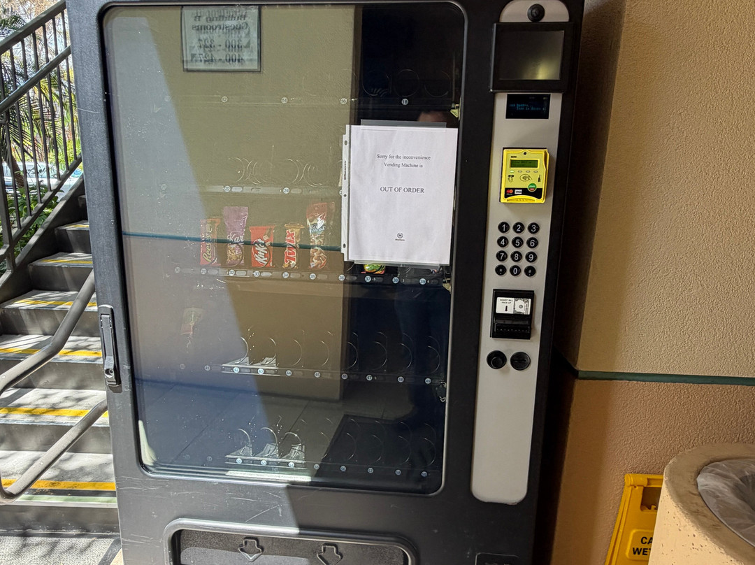 拉霍亚喜来登酒店主图