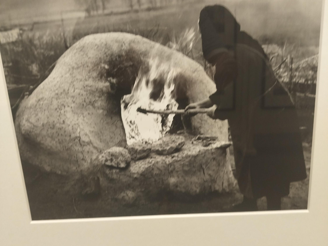 Averoff Gallery of Modern Art-迈措沃必去景点