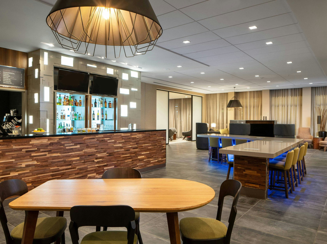 Youngsville酒店住宿-Courtyard by Marriott Lafayette South