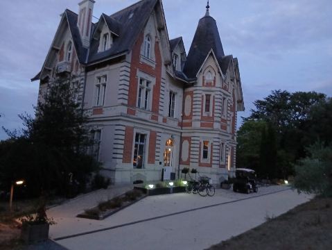 Le Château Des Forges-旅行者