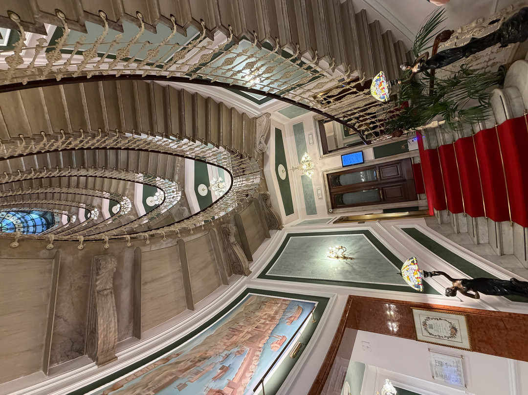 布里斯托宫殿酒店主图