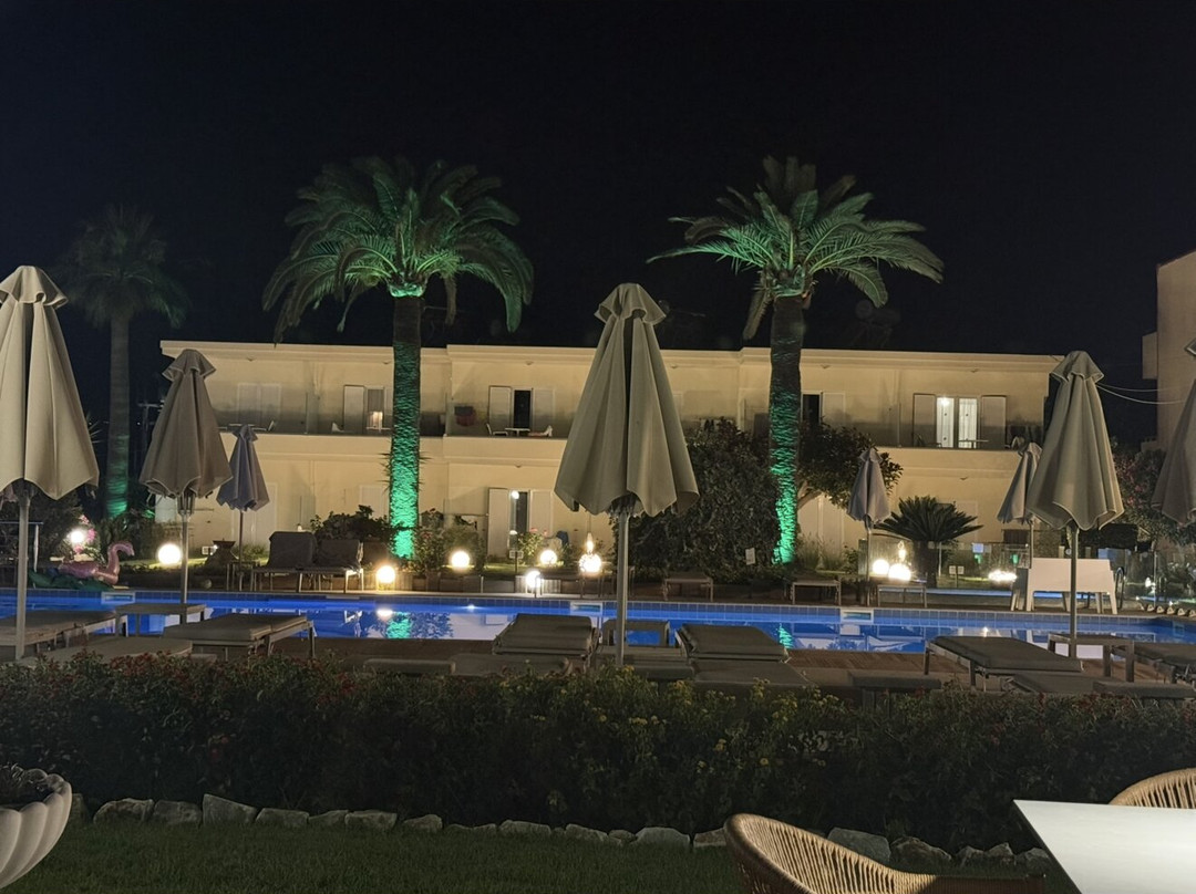 GK Beach Hotel主图