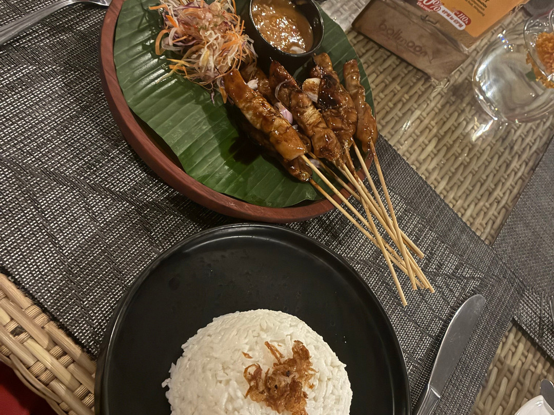 洛姆布克假日酒店主图