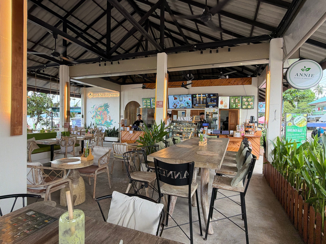 Annie Eatery & Sweetery - Thong Krut