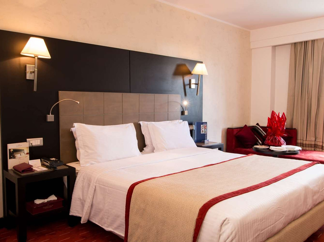 Golden Tulip El Mechtel主图