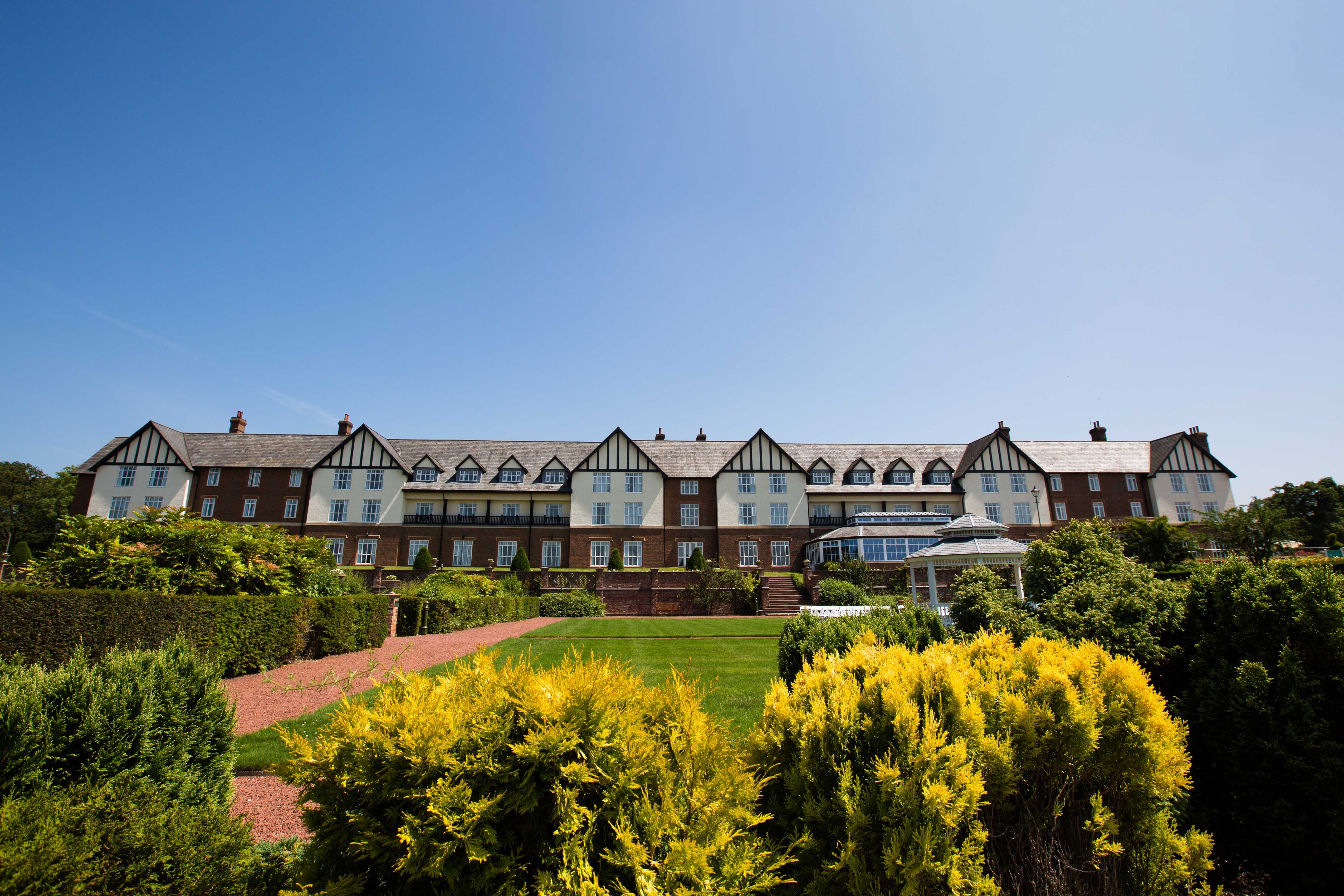 Carden Park Hotel-官方
