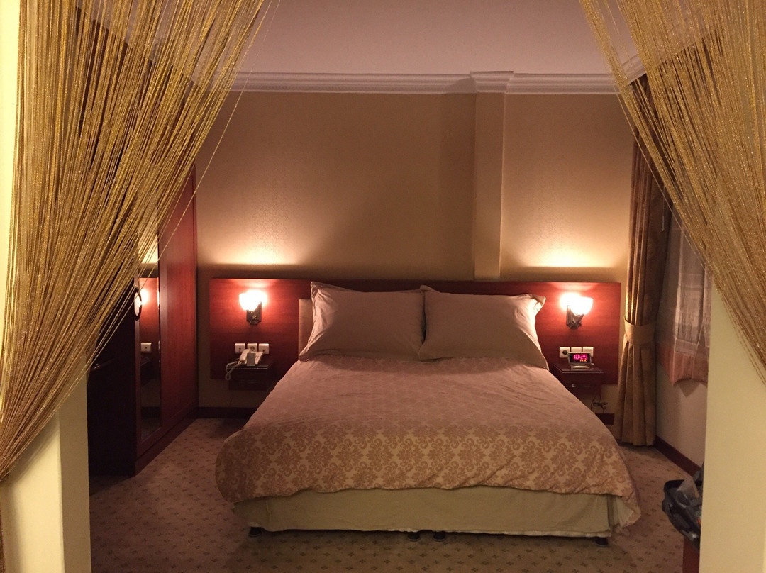 Raamtin Residence Hotel