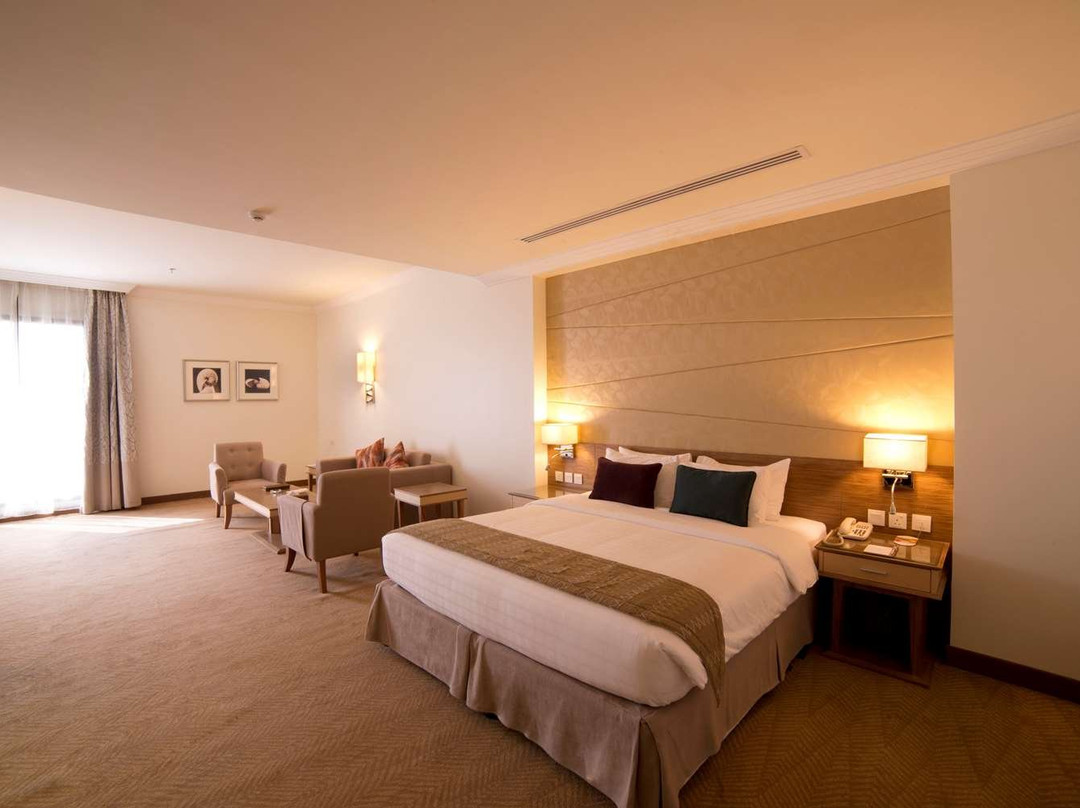 Golden Tulip Dammam Corniche Hotel主图