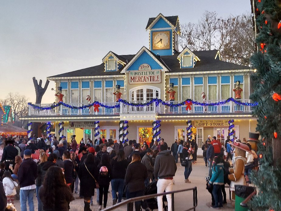 Santa's Wonderland-大学城必去景点