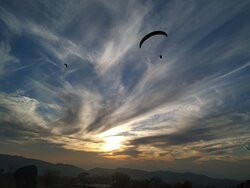 Skylark School of Paragliding景点图片