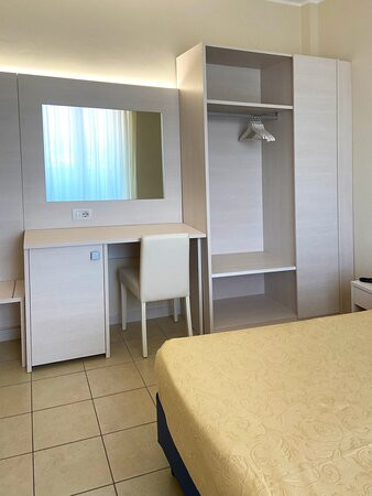 Hotel Riviera主图