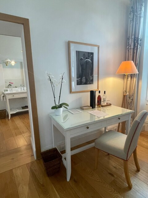 巴斯蒂德酒店主图