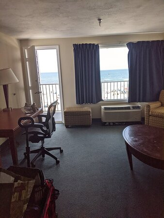 Hampton House Hotel主图