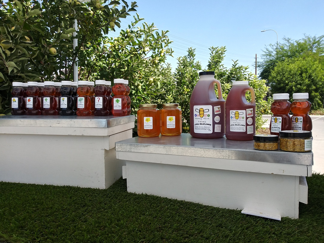 Honey Hive Farms景点图片