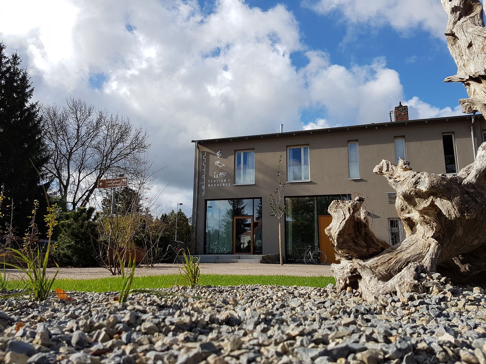 velo inn Basislager-官方