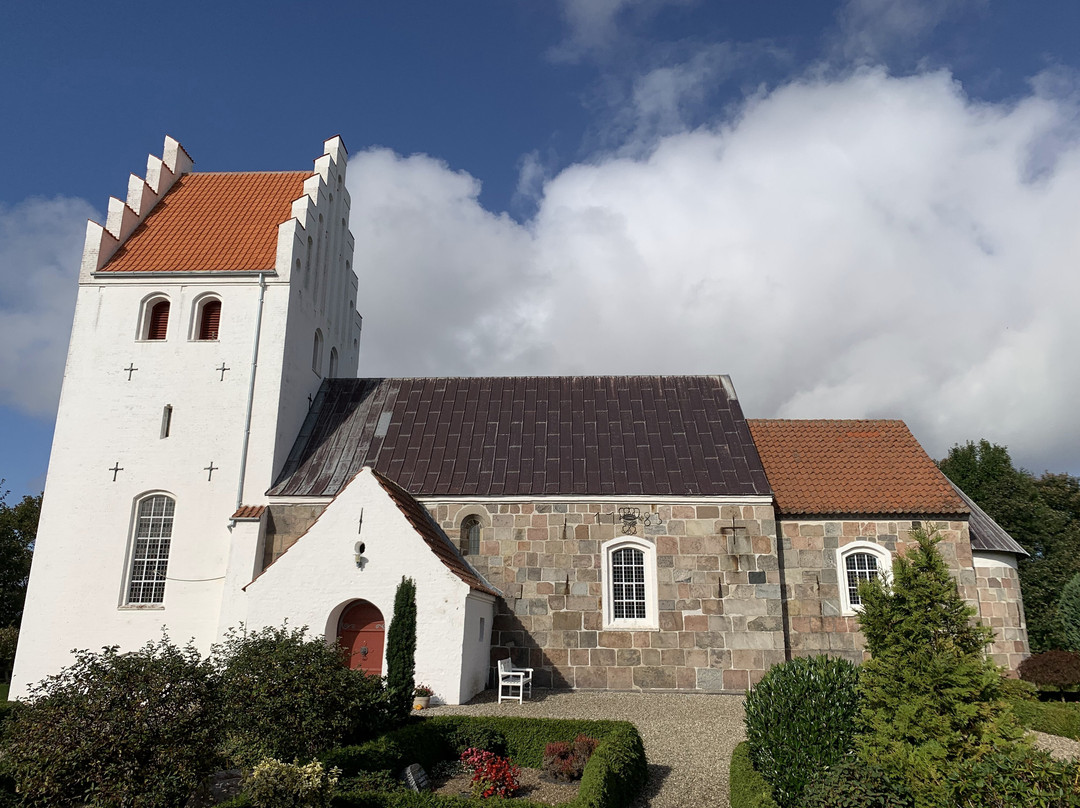 Træden Kirke景点图片