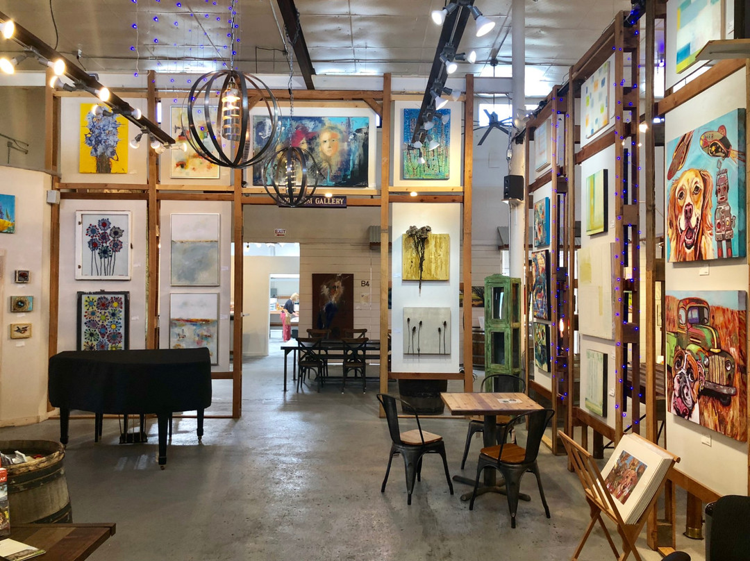 Fulton Crossing Gallery-Fulton必去景点