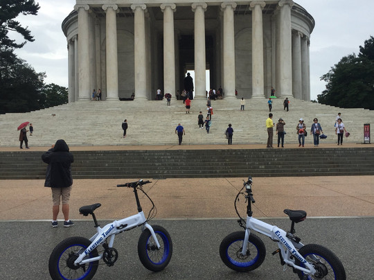 Electric Tourz - Not Your Average Tour