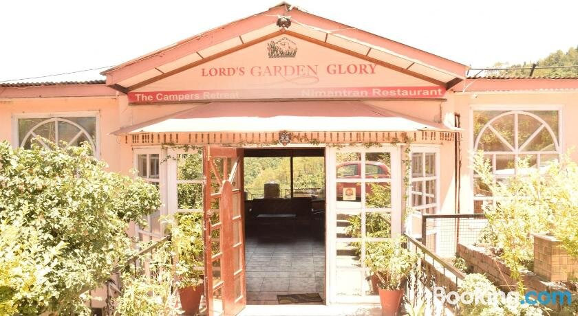 SPOT ON 41235 Hotel Lords Garden Glory