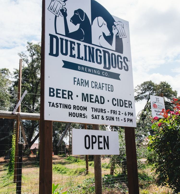 Dueling Dogs Brewing Co.景点图片