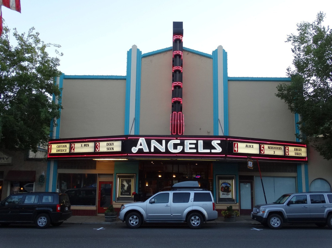 Angels 6 Theatre景点图片
