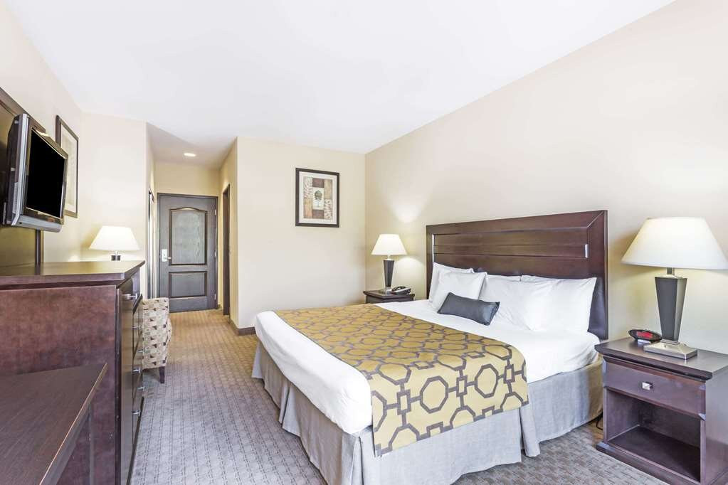 The Azure Hotel主图