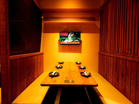 和牛もつ鍋と炙り和牛寿司 完全個室居酒屋 八重洲屋 八重洲日本橋店主图