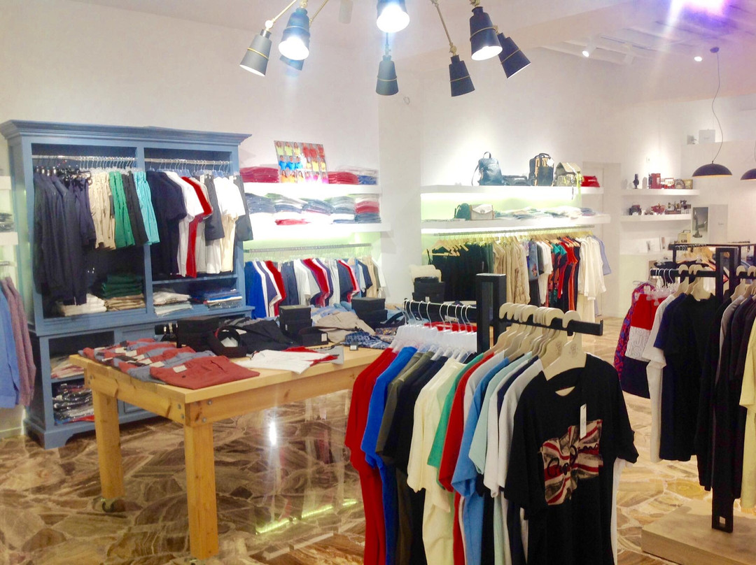 Segno - Clothes & Accessories-Piso Livadi必去景点