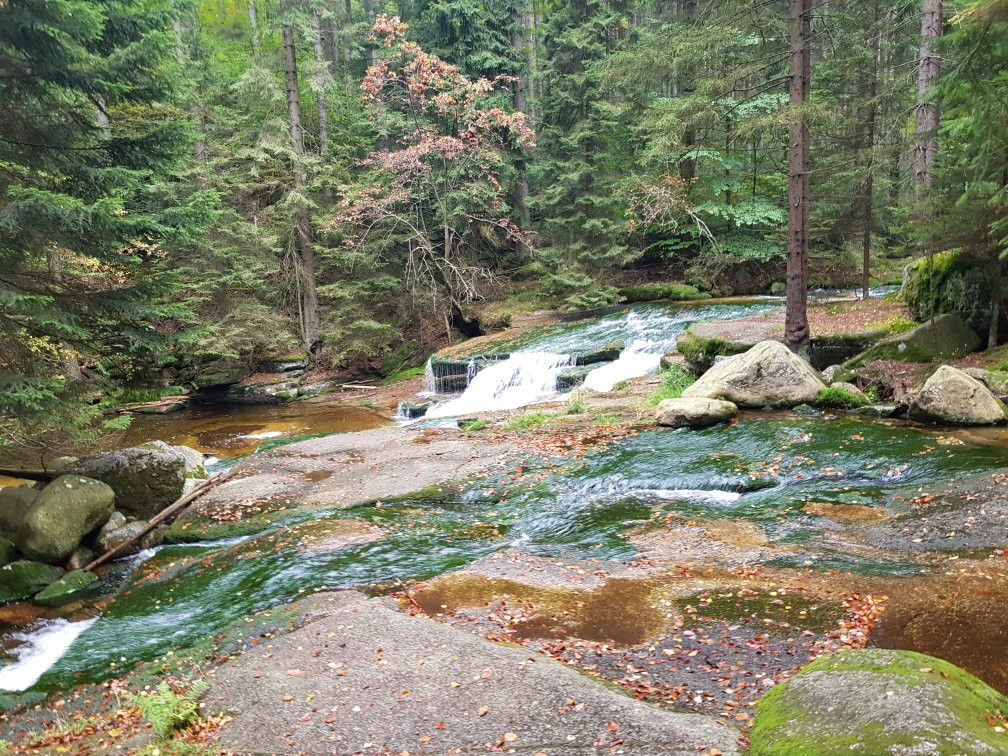 Szklarki Waterfall景点图片