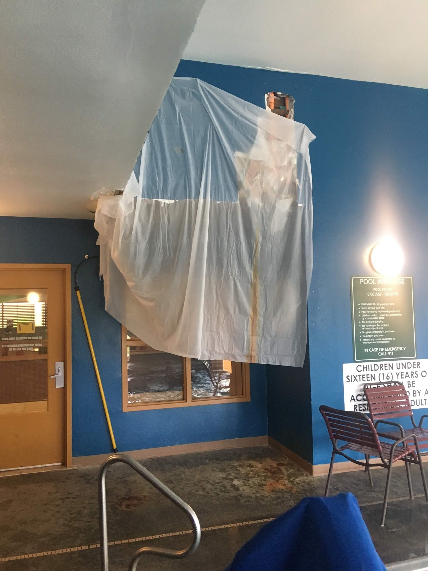 La Quinta Inn & Suites by Wyndham Olathe-泳池
