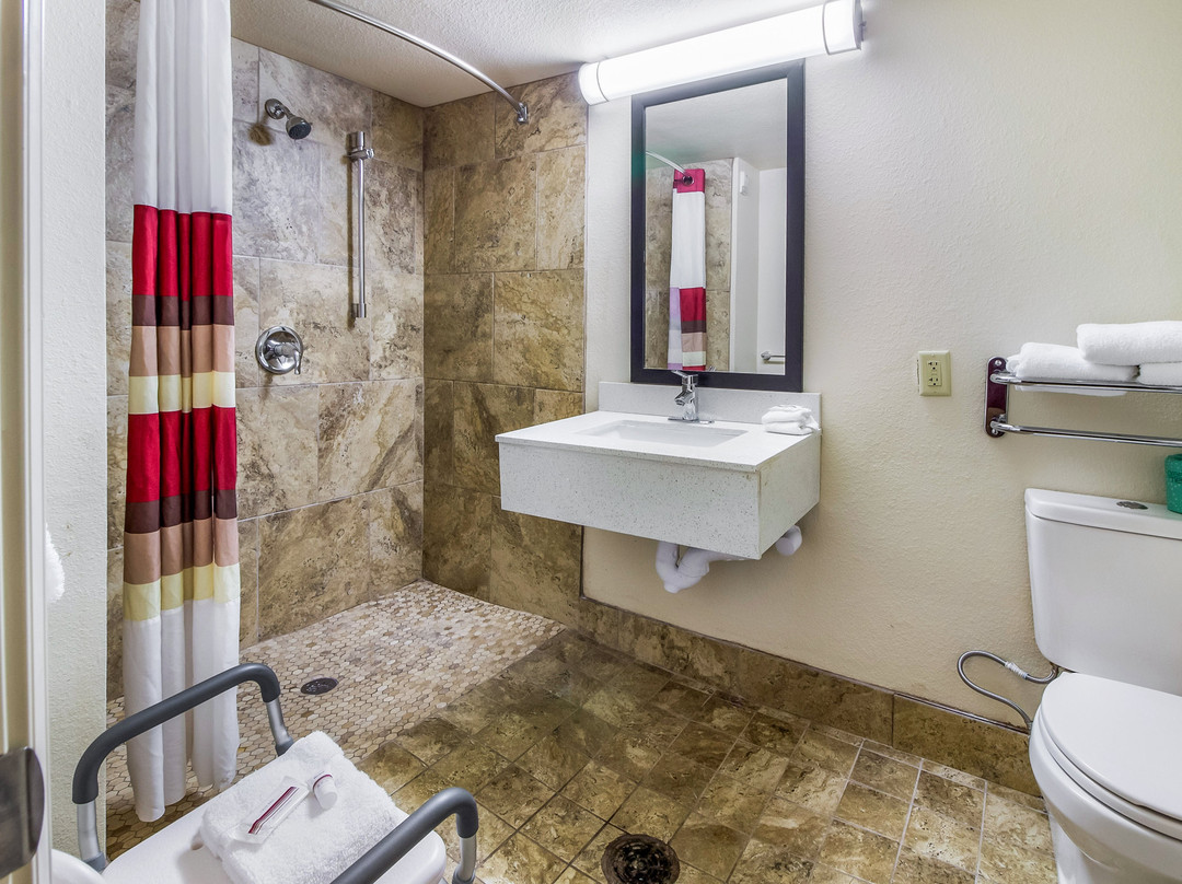 Red Roof Inn Houston East - I-10主图