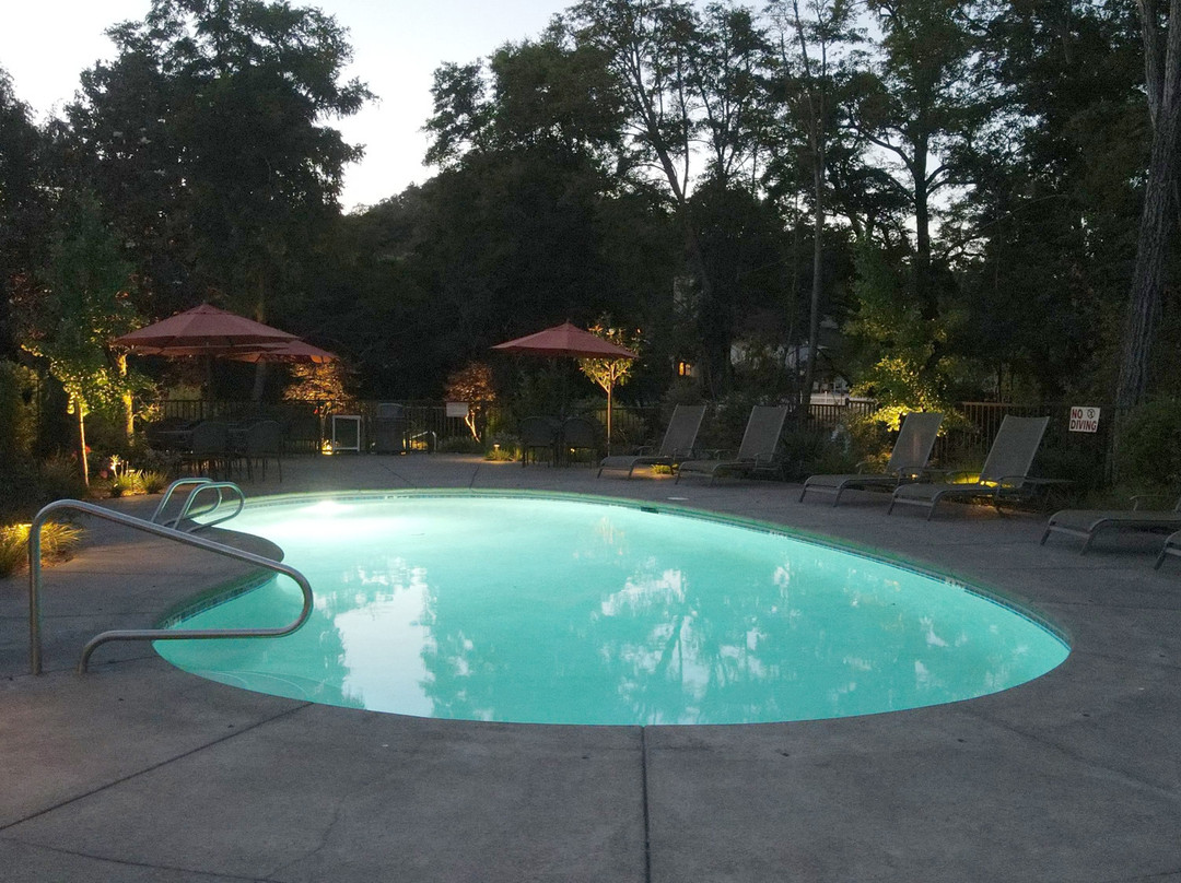 The Jack London Lodge主图