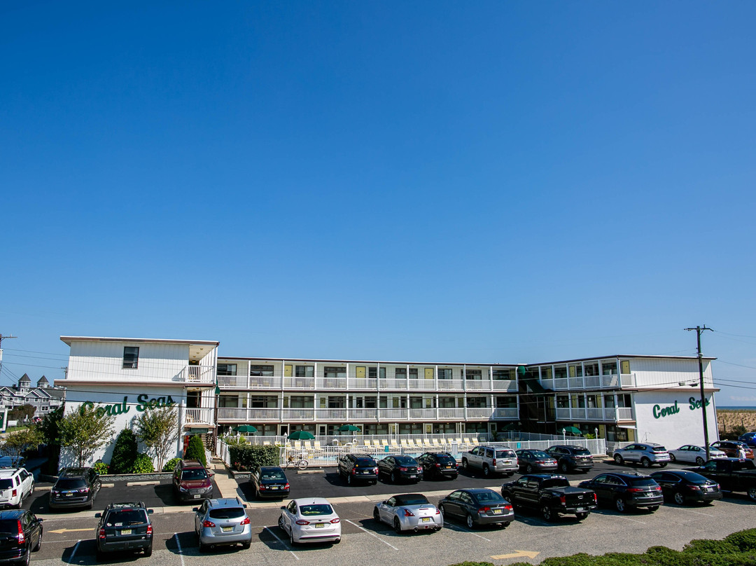 Coral Seas Oceanfront Motel主图