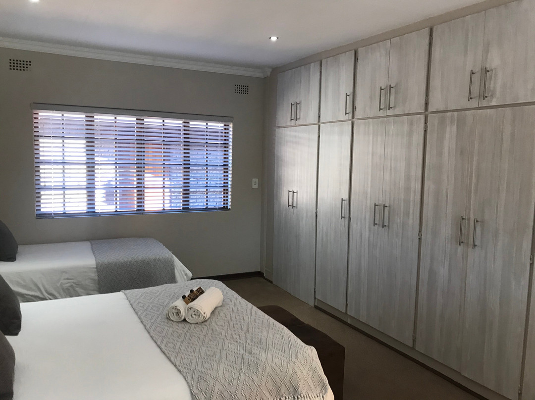 Bushmen Inn Premier lodge主图