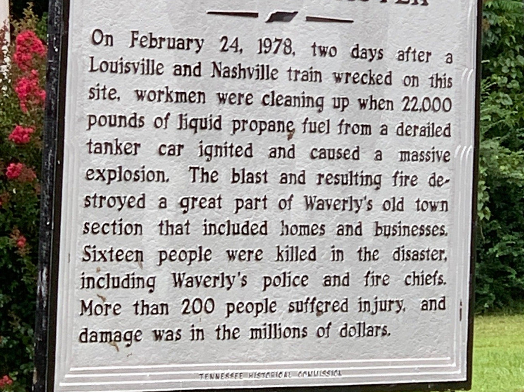 Waverly Train Explosion Memorial Museum景点图片