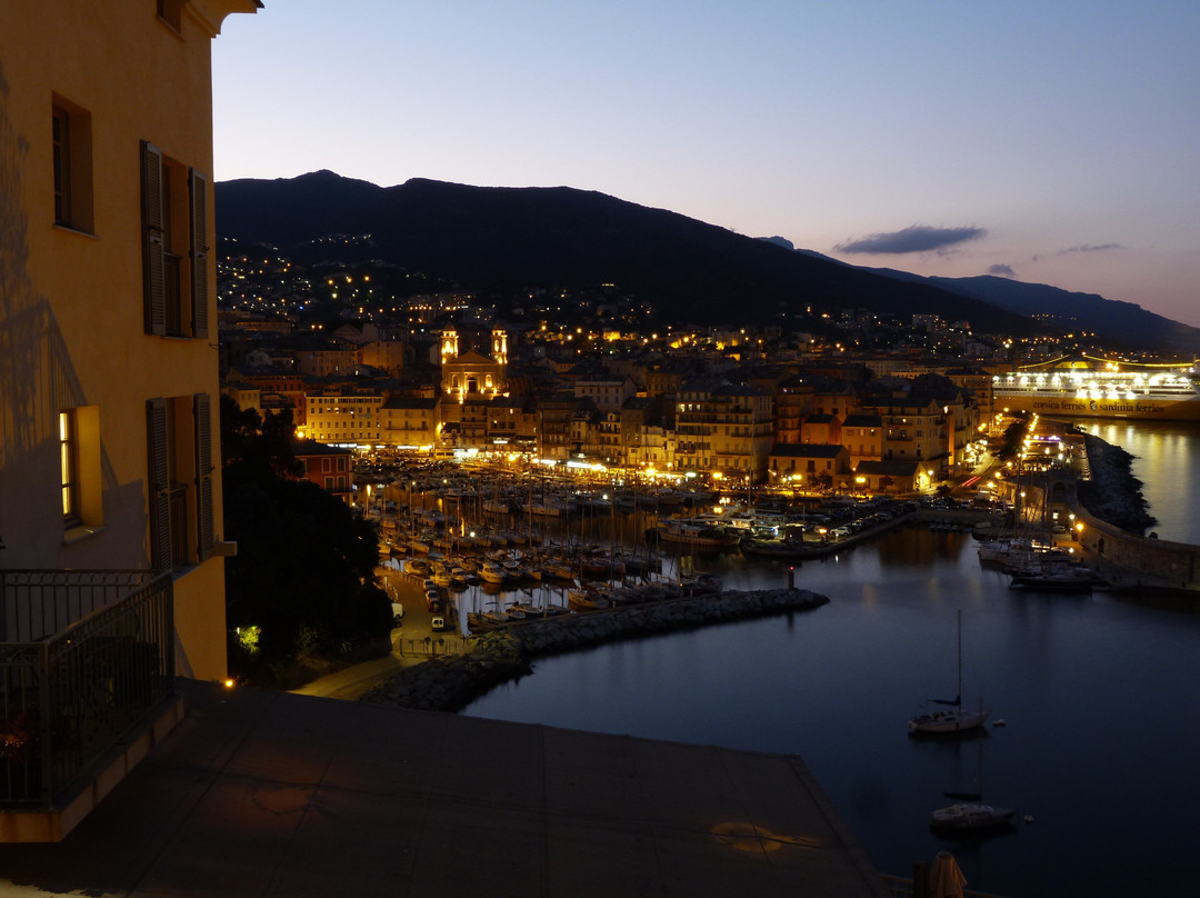 Hotel Des Gouverneurs主图