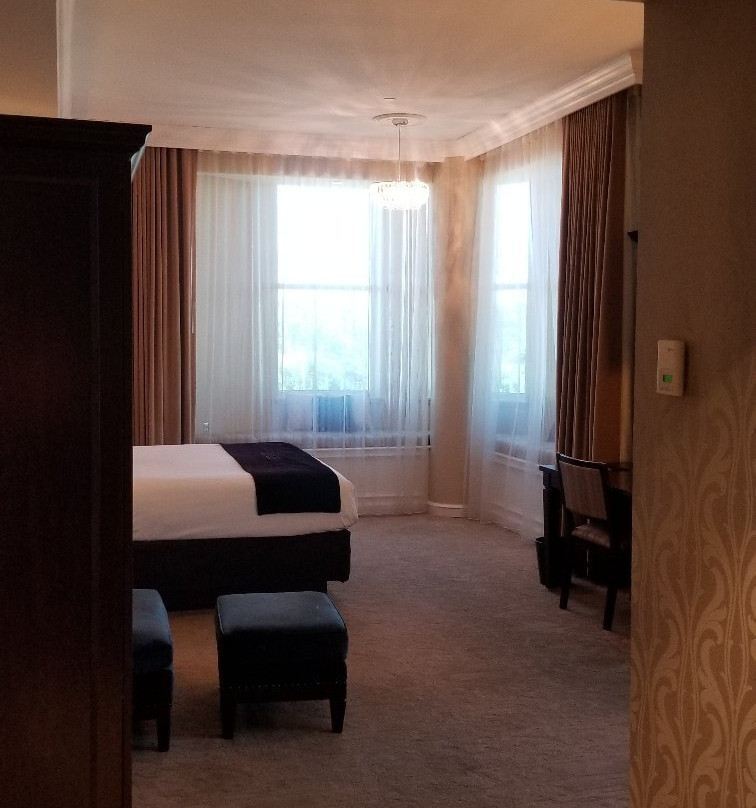 The Artesian Hotel, Casino & Spa主图