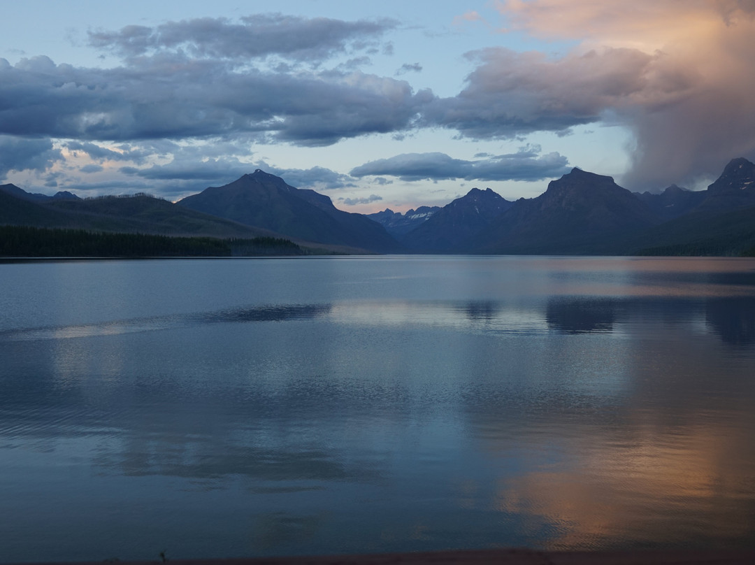 The Village Inn主图